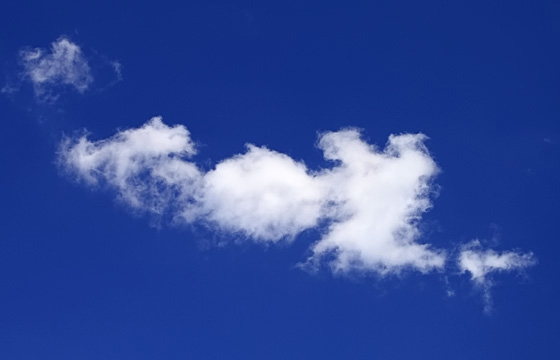 Schäfchenwolke am Himmel: Wolkengebilde