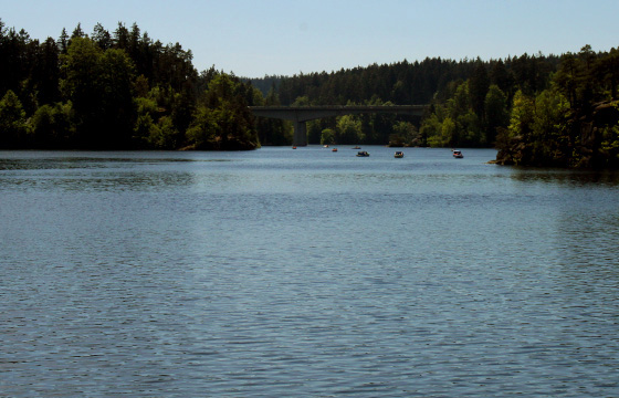 Tratboote am Kamptalstausee - Synfter Tourismus im Waldviertel