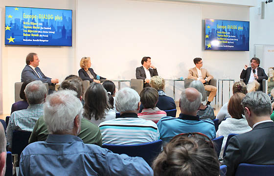Europa : DIALOG plus moderiert von Benedikt Weingartner