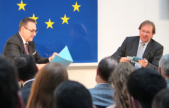 H.C. Strache & Benedikt Weingartner in Europa : DIALOG im Haus der EU, Wien