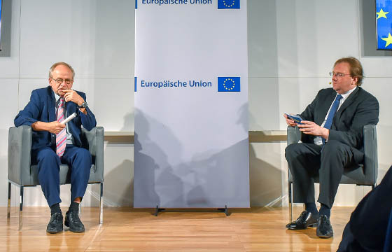Karl Aiginger, Querdenker und Benedikt Weingartner in Europa : DIALOG