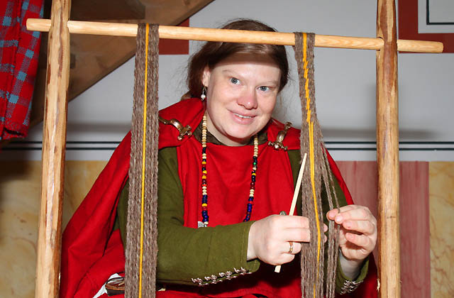 R&ouml;mische Handwerk: R&ouml;mische Frau am Webstuhl