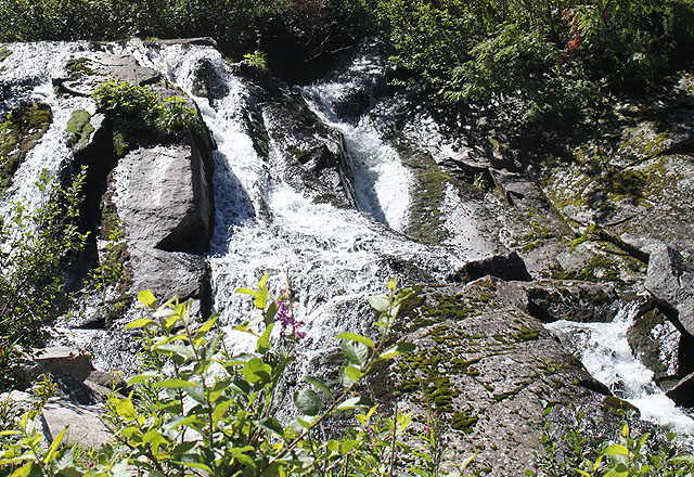 Wei&szlig;see Gletschwelt - Wasserfall bei Mittelstation Gr&uuml;nseel