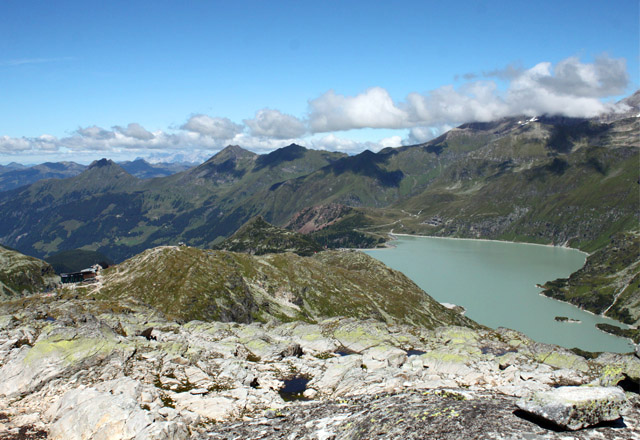 Tauernmoos-See mit Bergpanorama