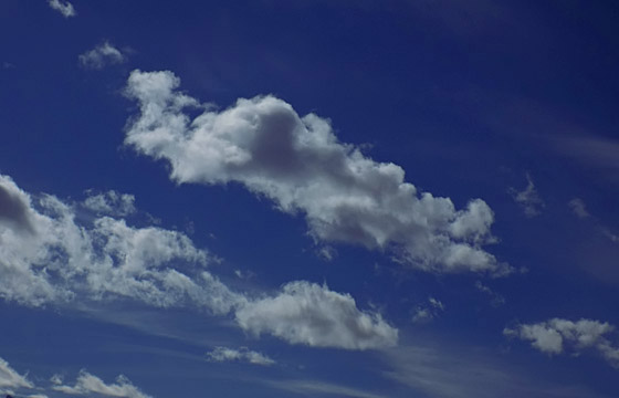 Wolken am blauen Himmel - Hochdruck / Sch&ouml;nwetter!